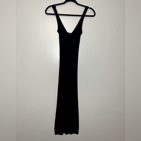 Mod Ref Dresses & Skirts - NWOT MOD REF Black V-Neck Dress